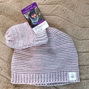 Hat and mitten set 💗❄️